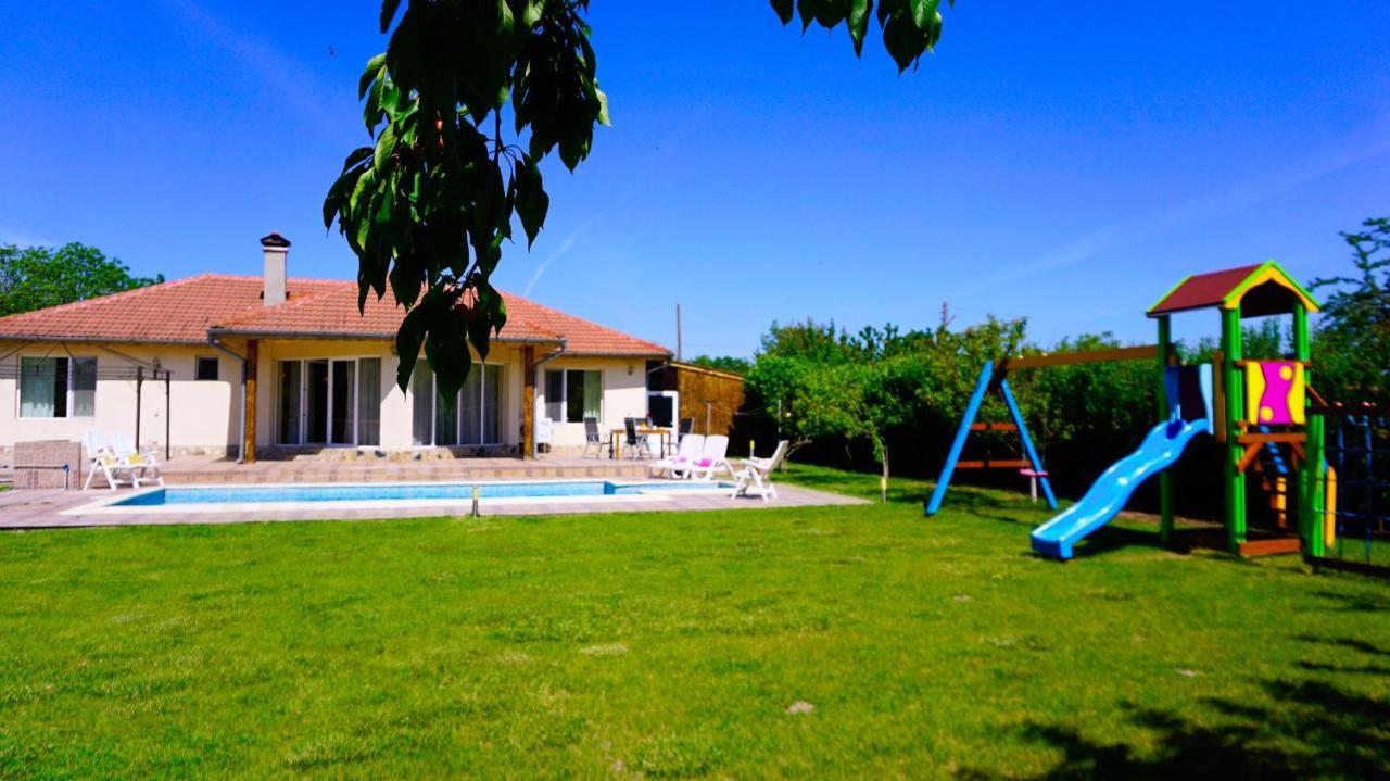 Вила Релакс - villa Relax Sokolovo Экстерьер фото