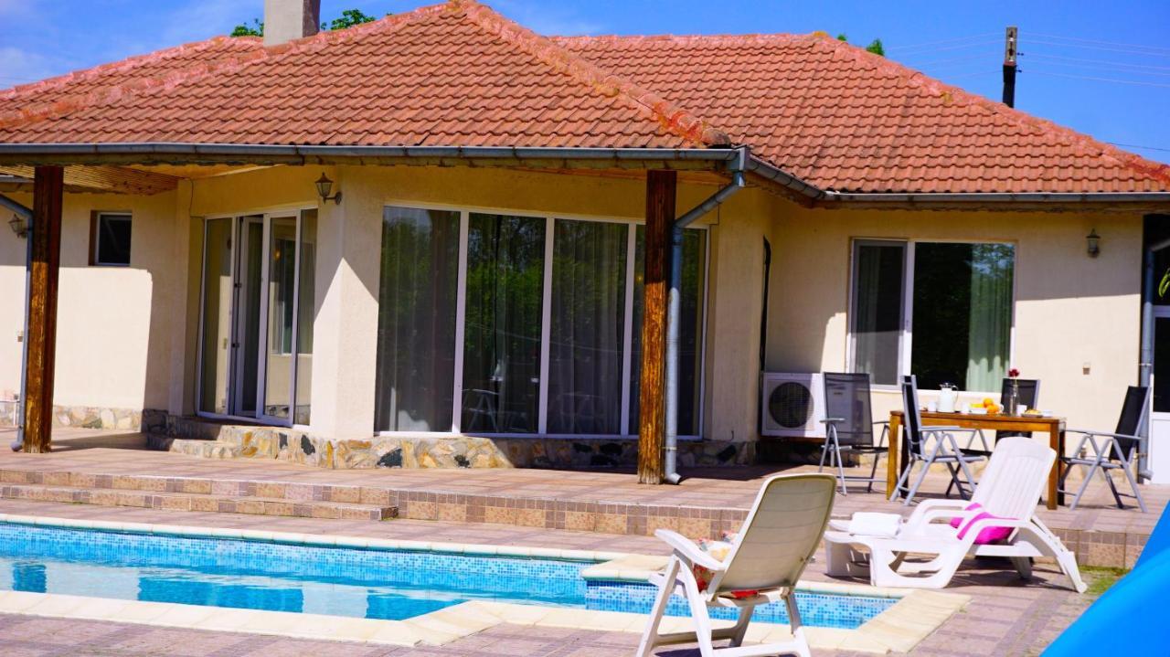 Вила Релакс - villa Relax Sokolovo Экстерьер фото