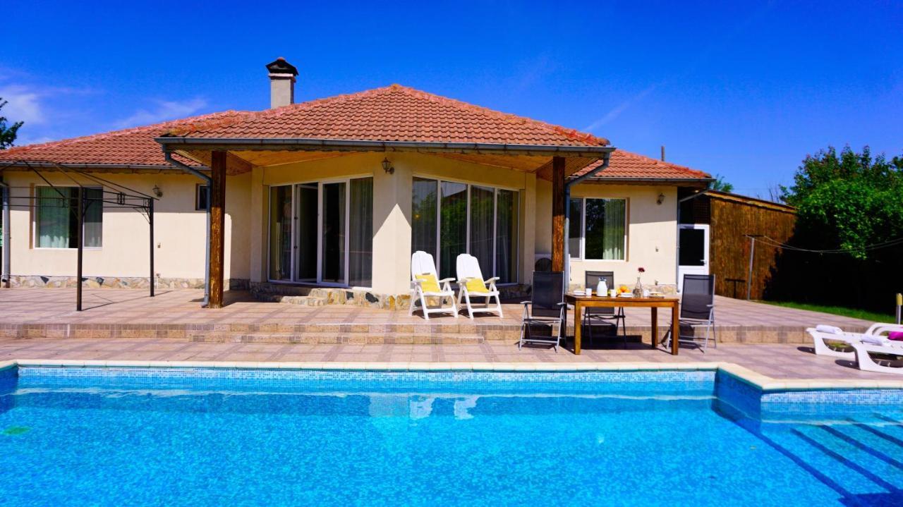 Вила Релакс - villa Relax Sokolovo Экстерьер фото